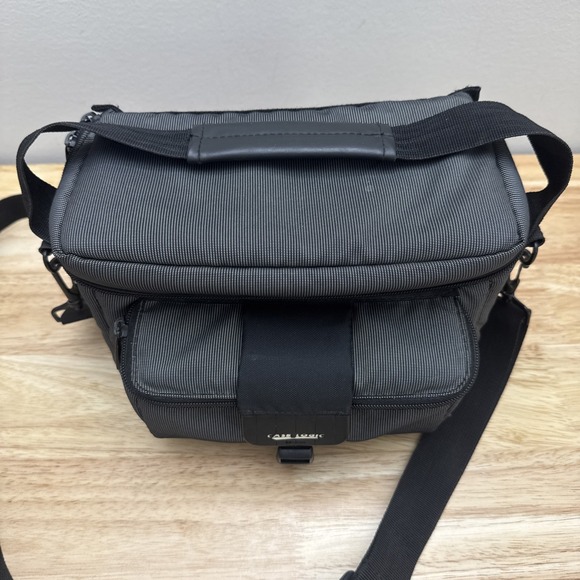 Case Logic Gray Medium Sized Camera Bag Shoulder Or Hand Carry - Picture 9 of 16